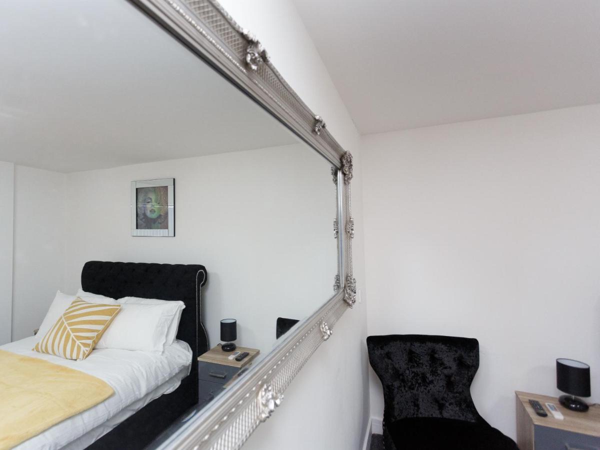 Live In Leeds Greenhill Bungalows Exterior photo