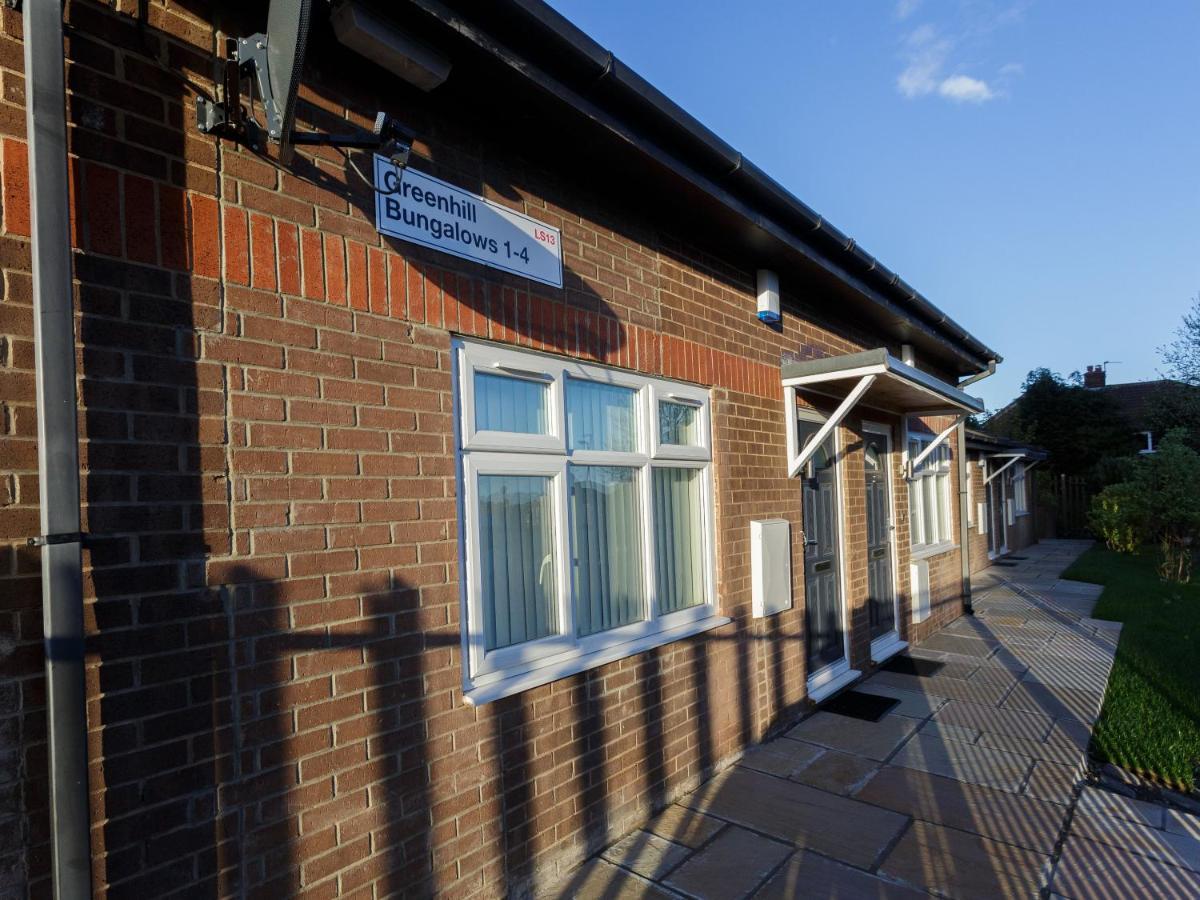 Live In Leeds Greenhill Bungalows Exterior photo